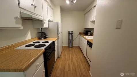 5620 200th Street SW Lynnwood WA 98036