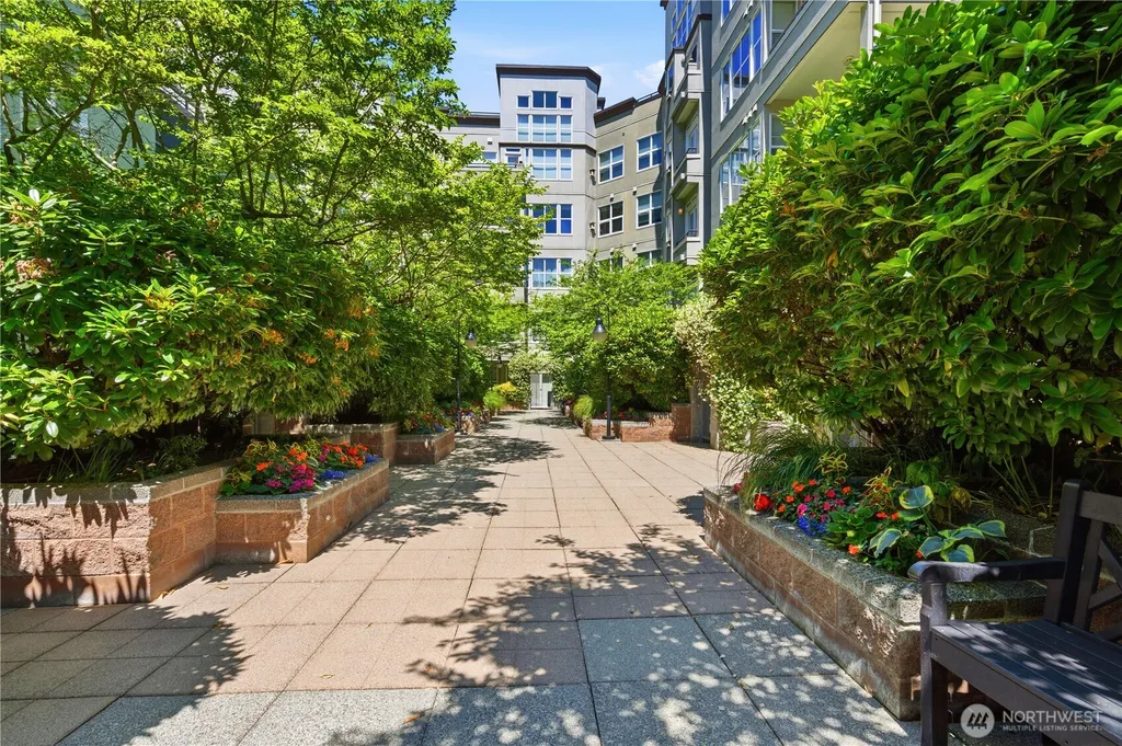 10045 NE 1st Street Bellevue WA 98004