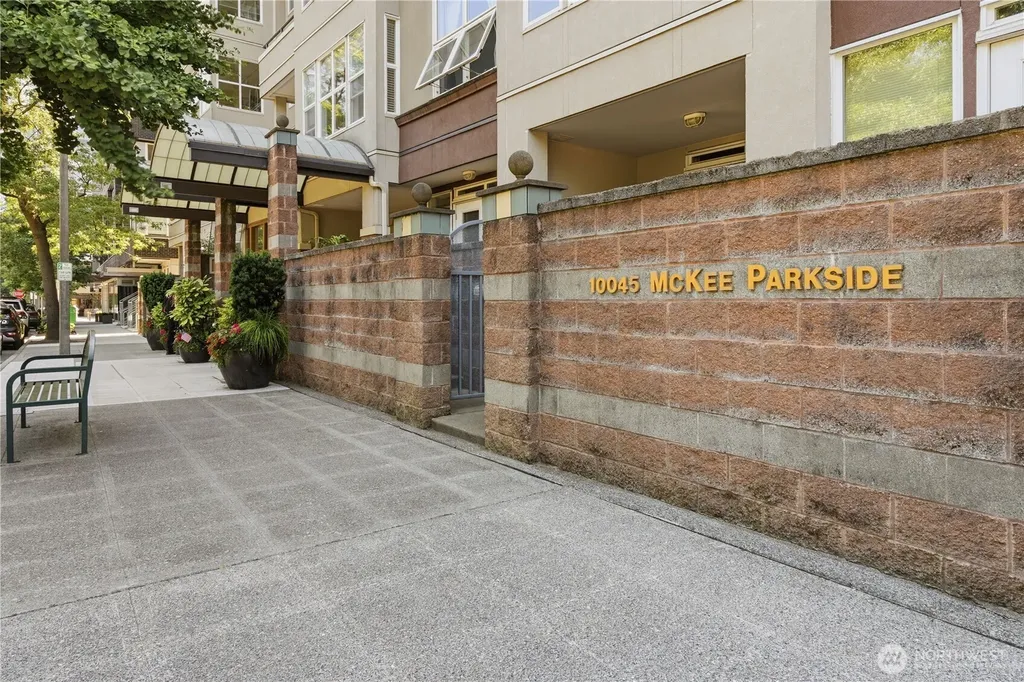 10045 NE 1st Street Bellevue WA 98004