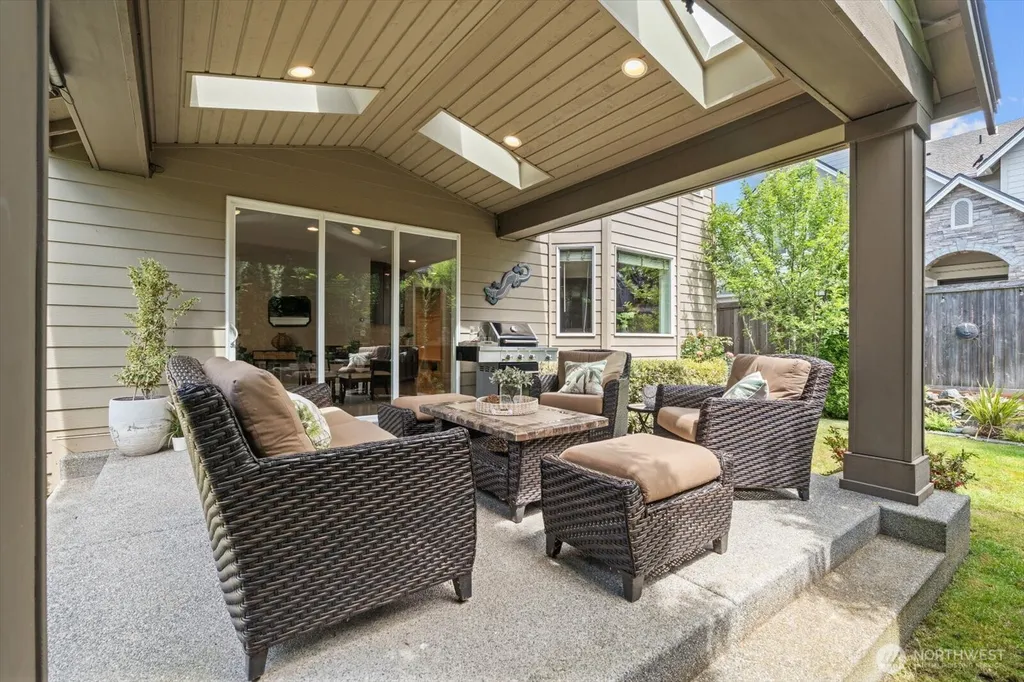 21355 NE 2nd Court Sammamish WA 98074