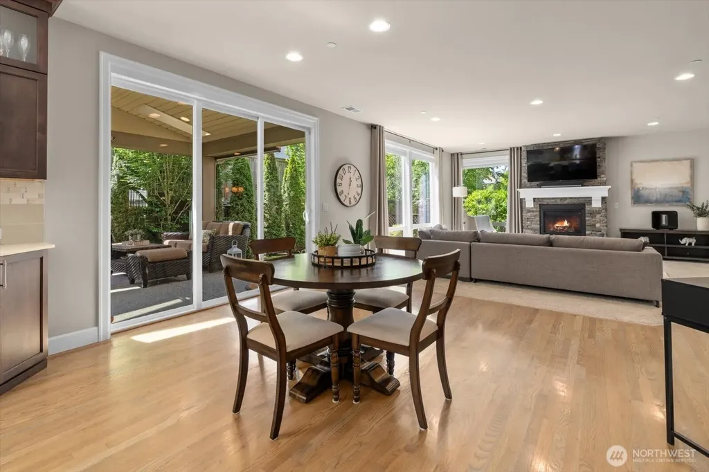 21355 NE 2nd Court Sammamish WA 98074