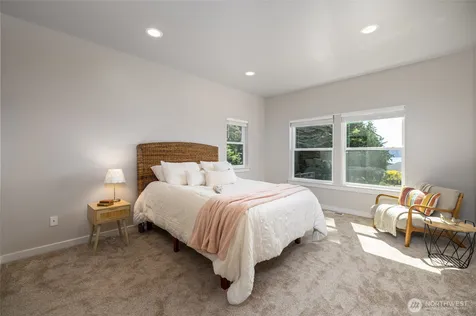 9924 Sunset Drive La Conner WA 98257