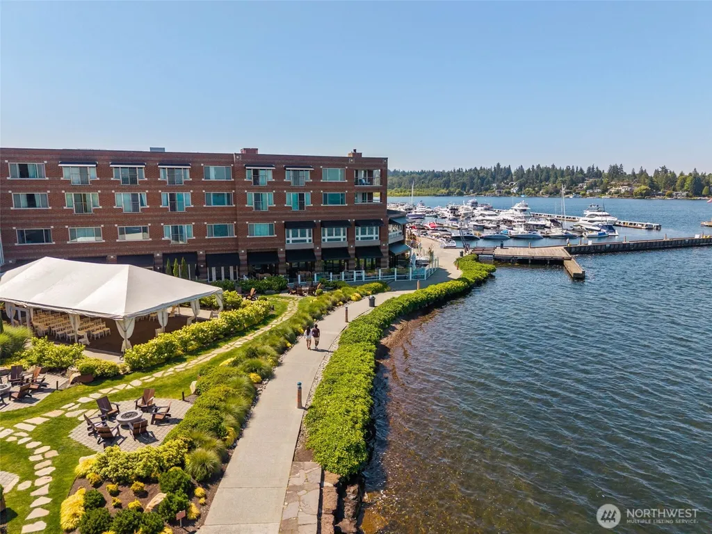 4545 Lake Washington Blvd NE Kirkland WA 98033