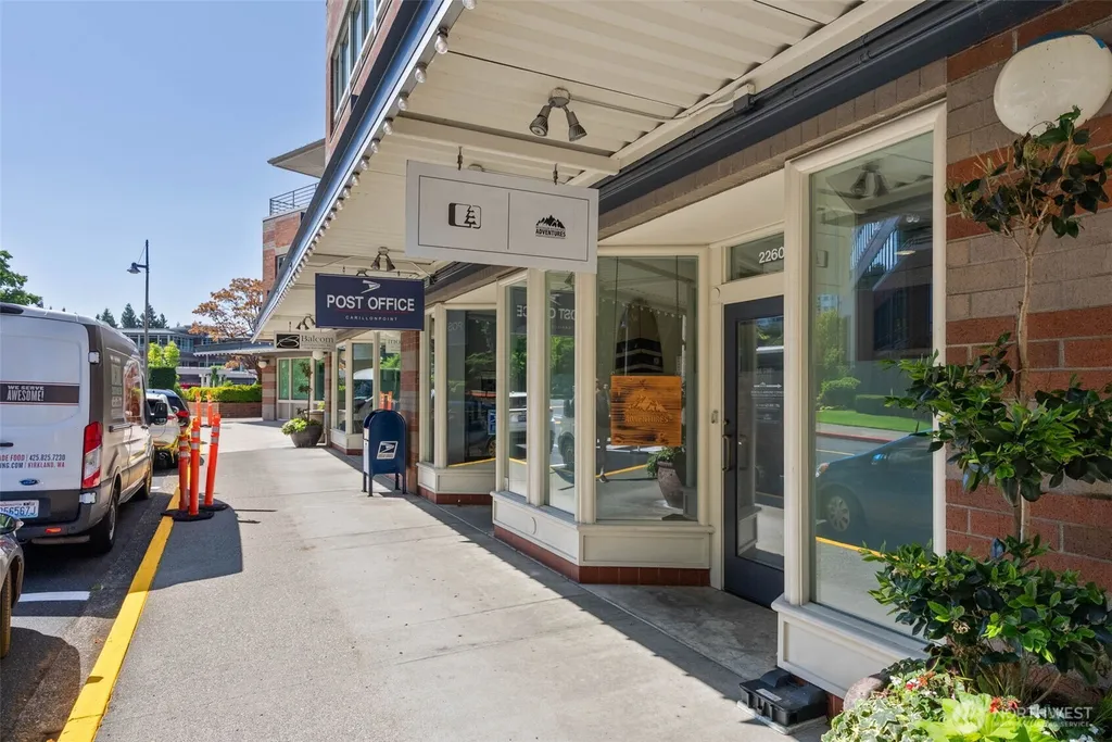 4545 Lake Washington Blvd NE Kirkland WA 98033