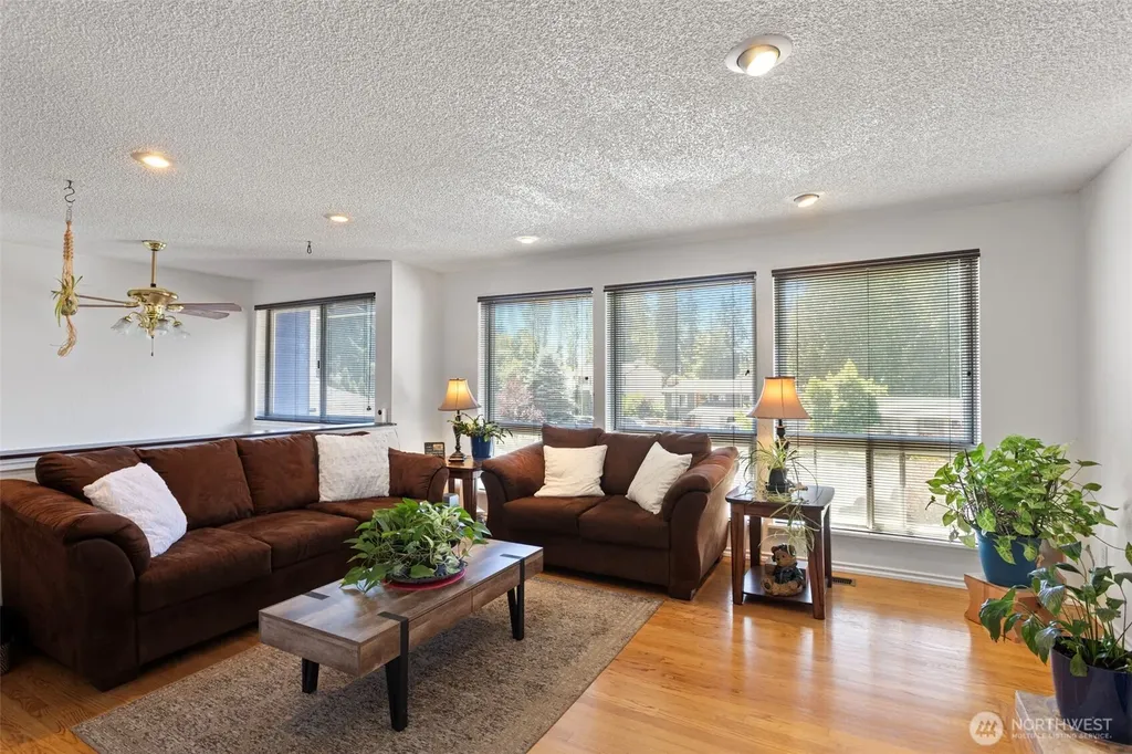 29712 S 39th Place Auburn WA 98001