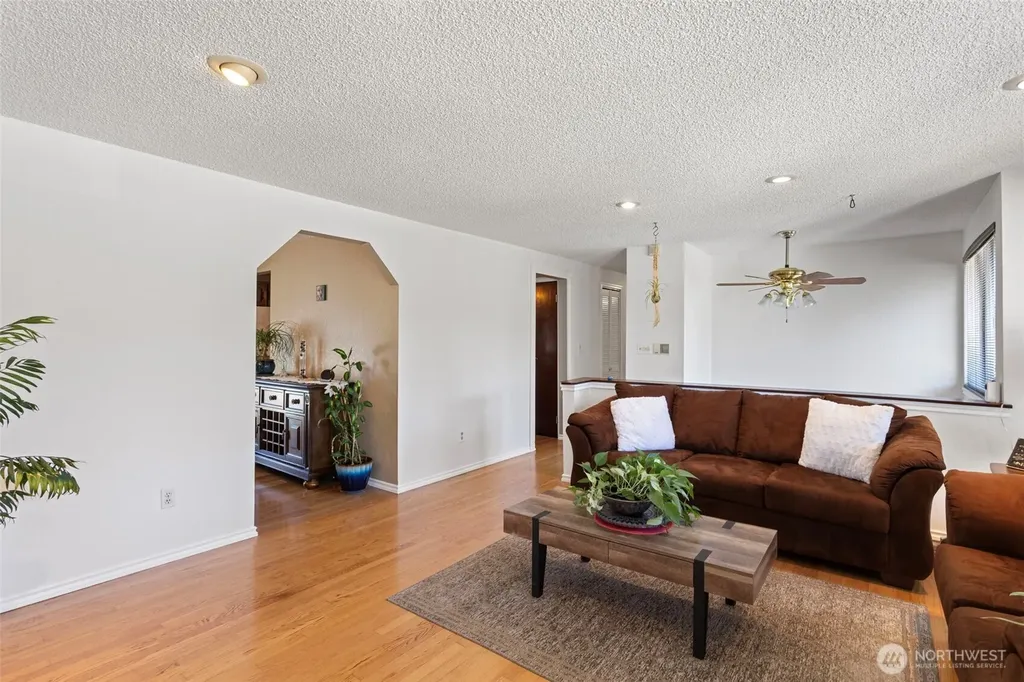29712 S 39th Place Auburn WA 98001
