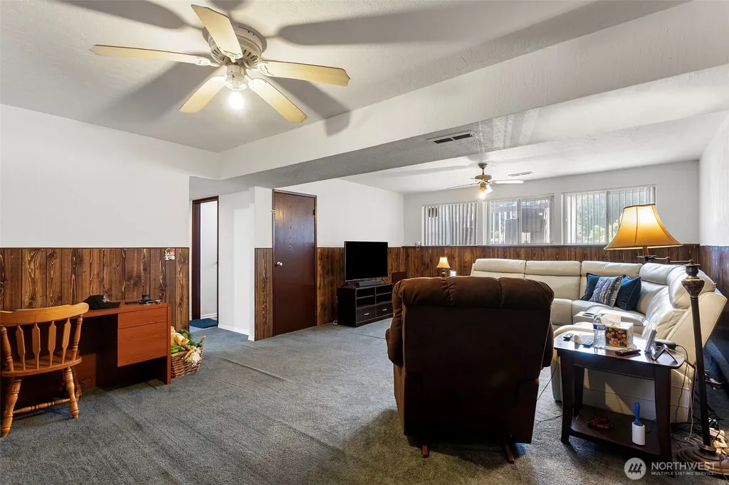 29712 S 39th Place Auburn WA 98001