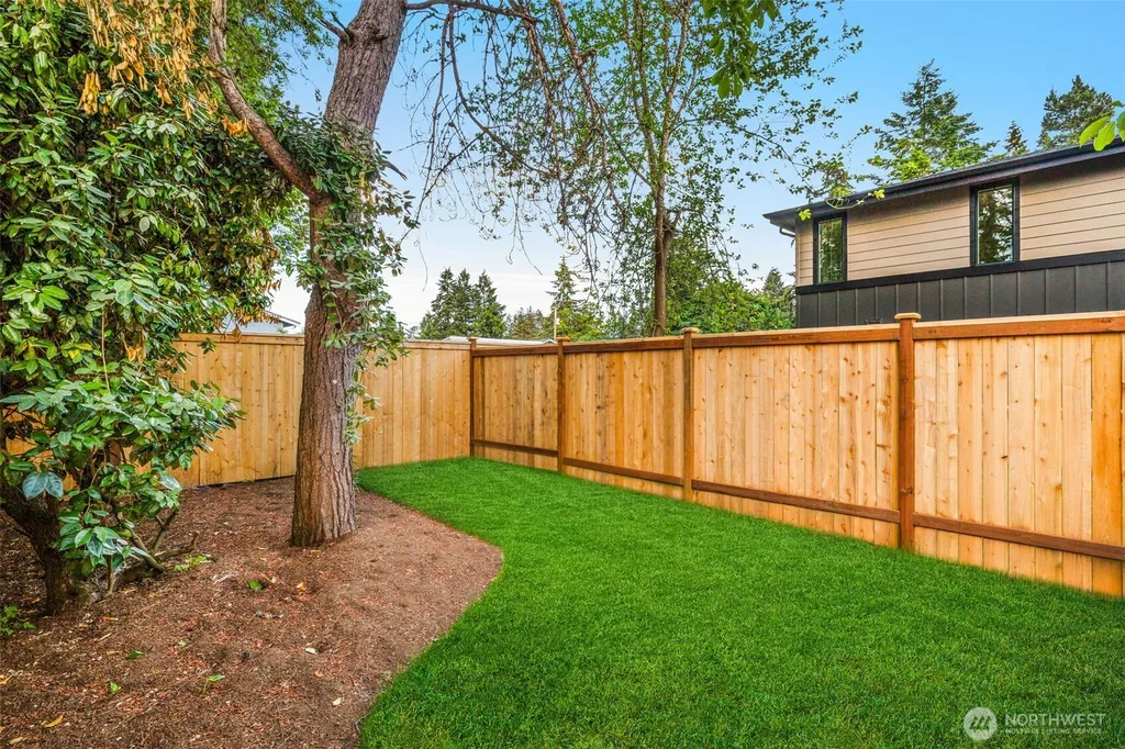 13811 84th Lane NE Kirkland WA 98034