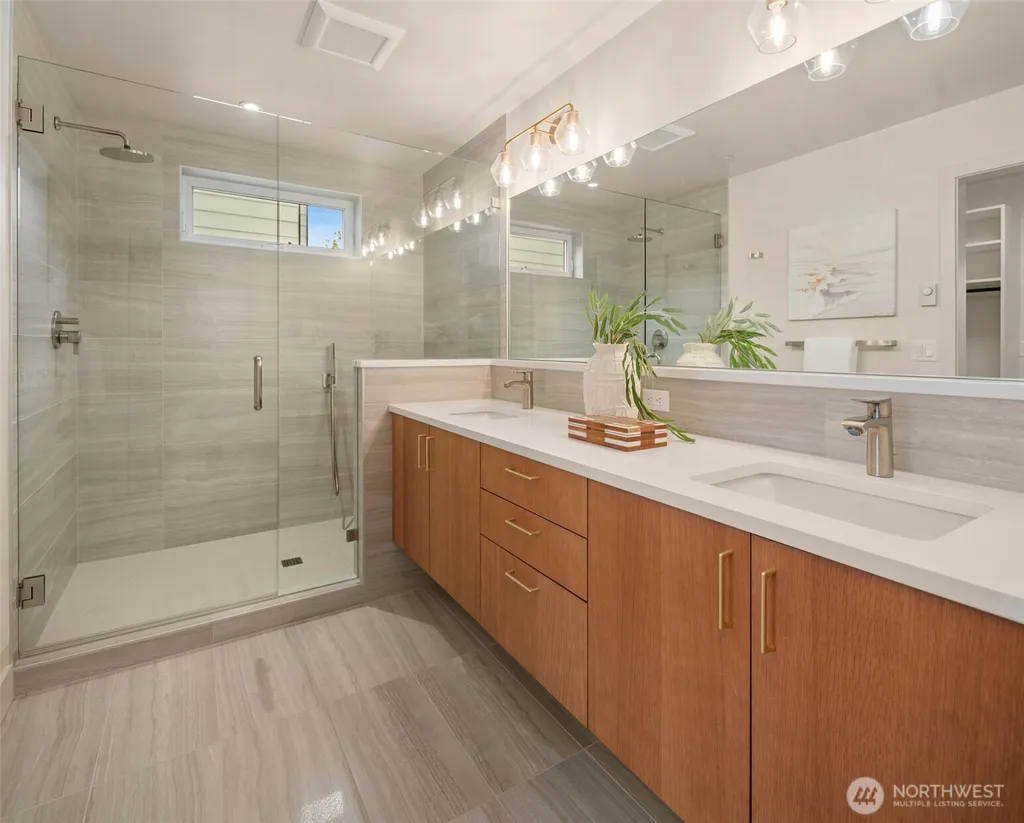 454 NE 40th Street Seattle WA 98105