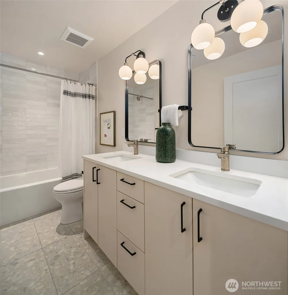 454 NE 40th Street Seattle WA 98105
