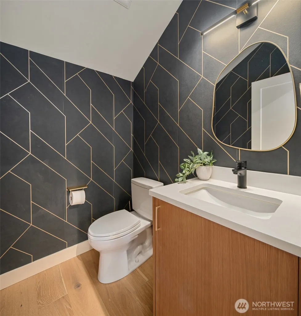 454 NE 40th Street Seattle WA 98105