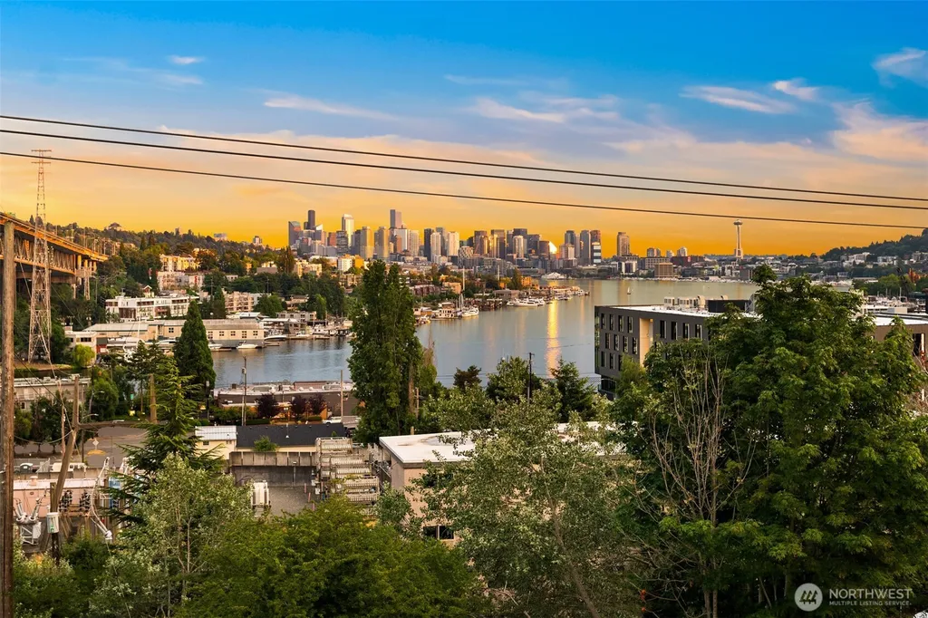 454 NE 40th Street Seattle WA 98105