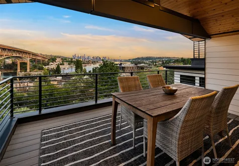 454 NE 40th Street Seattle WA 98105