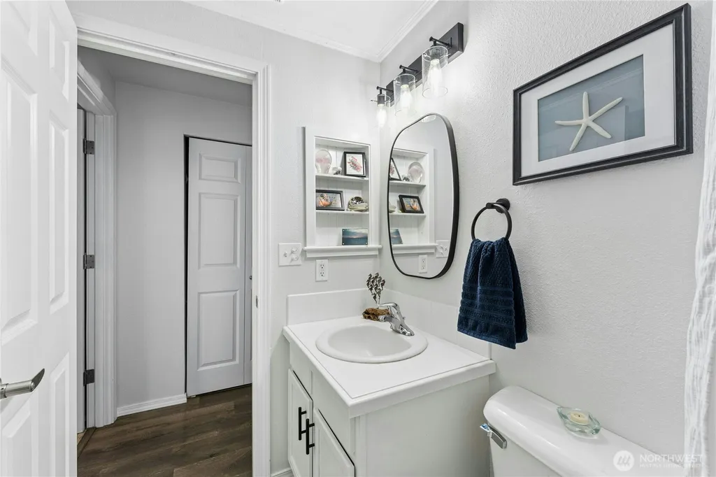 1132 N 198th Street Shoreline WA 98133