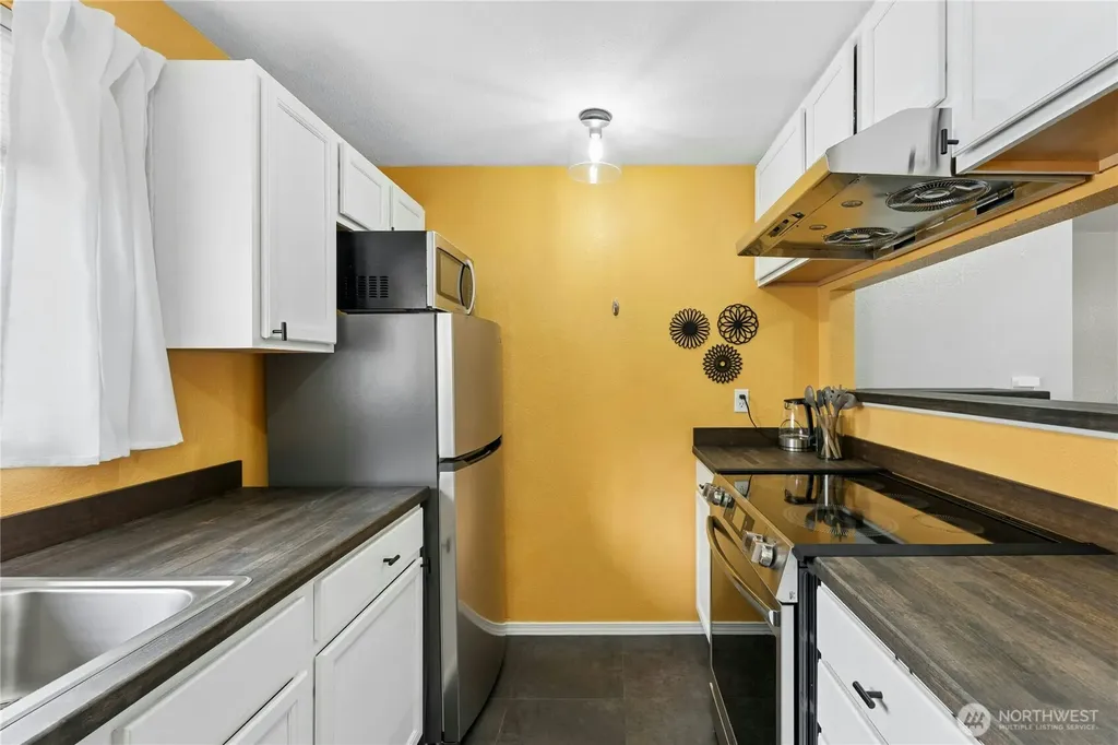 1132 N 198th Street Shoreline WA 98133