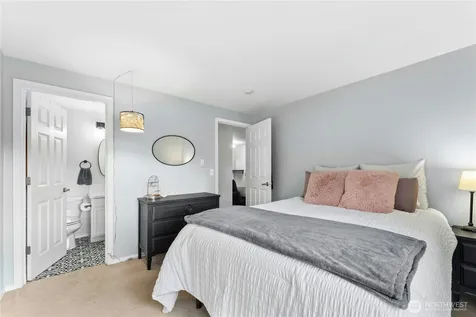 1132 N 198th Street Shoreline WA 98133
