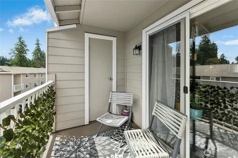 1132 N 198th Street Shoreline WA 98133