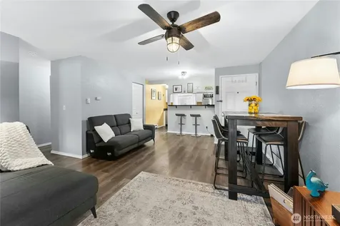 1132 N 198th Street Shoreline WA 98133