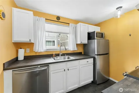 1132 N 198th Street Shoreline WA 98133
