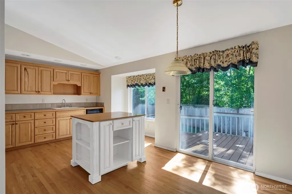 1010 SW 348th Place Federal Way WA 98023