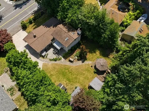 15621 84th Avenue NE Kenmore WA 98028