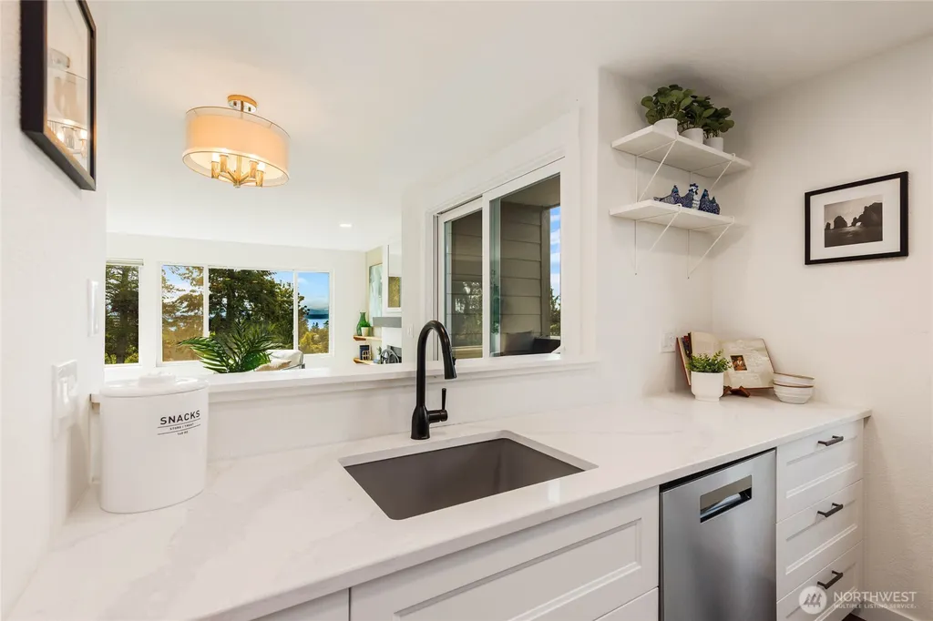 215 N 120th Street Seattle WA 98133