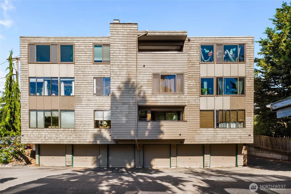 215 N 120th Street Seattle WA 98133