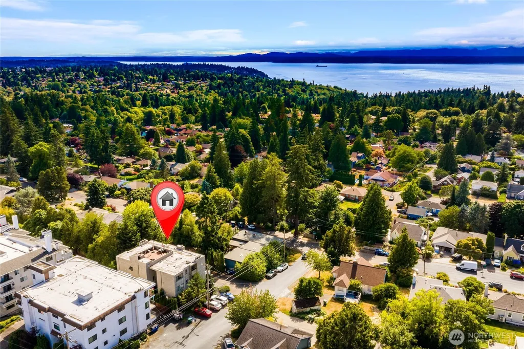 215 N 120th Street Seattle WA 98133