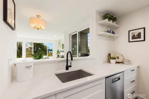 215 N 120th Street Seattle WA 98133