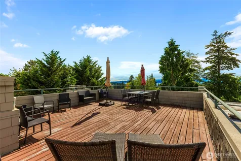 215 N 120th Street Seattle WA 98133