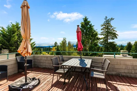 215 N 120th Street Seattle WA 98133