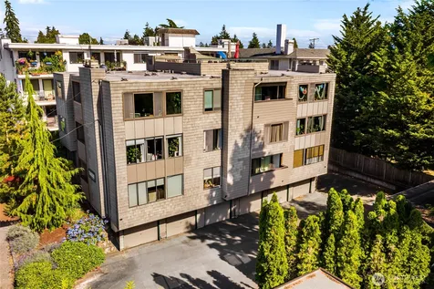 215 N 120th Street Seattle WA 98133