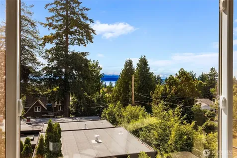 215 N 120th Street Seattle WA 98133