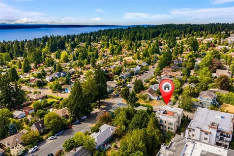 215 N 120th Street Seattle WA 98133