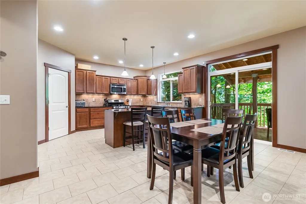 9 Jasper Ridge Lane Bellingham WA 98229