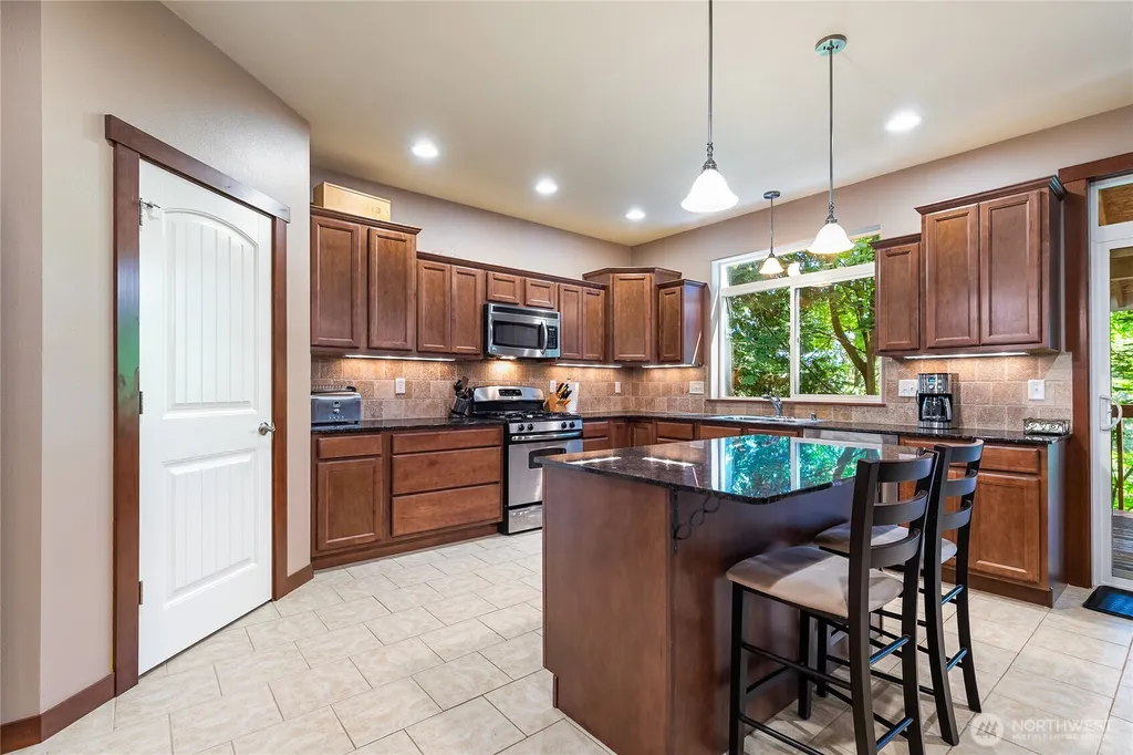 9 Jasper Ridge Lane Bellingham WA 98229