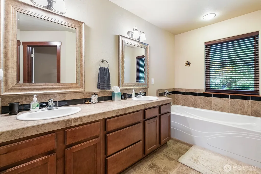 9 Jasper Ridge Lane Bellingham WA 98229
