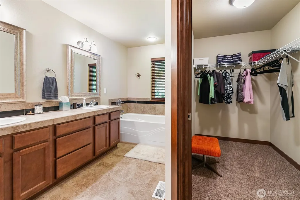 9 Jasper Ridge Lane Bellingham WA 98229
