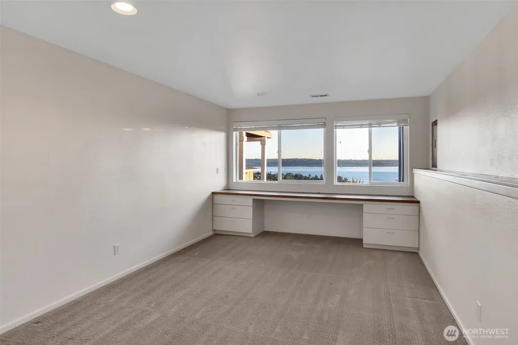 5829 Broadview Avenue NE Tacoma WA 98422