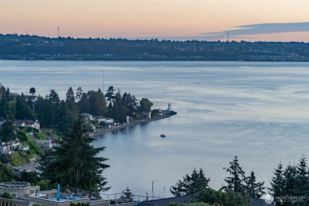 5829 Broadview Avenue NE Tacoma WA 98422