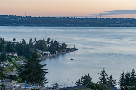 5829 Broadview Avenue NE Tacoma WA 98422