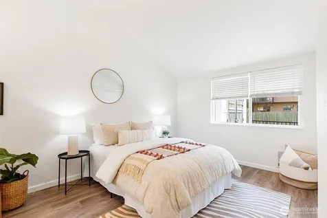 732 126th Avenue NE Bellevue WA 98005