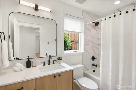 3638 Greenwood Avenue N Seattle WA 98103