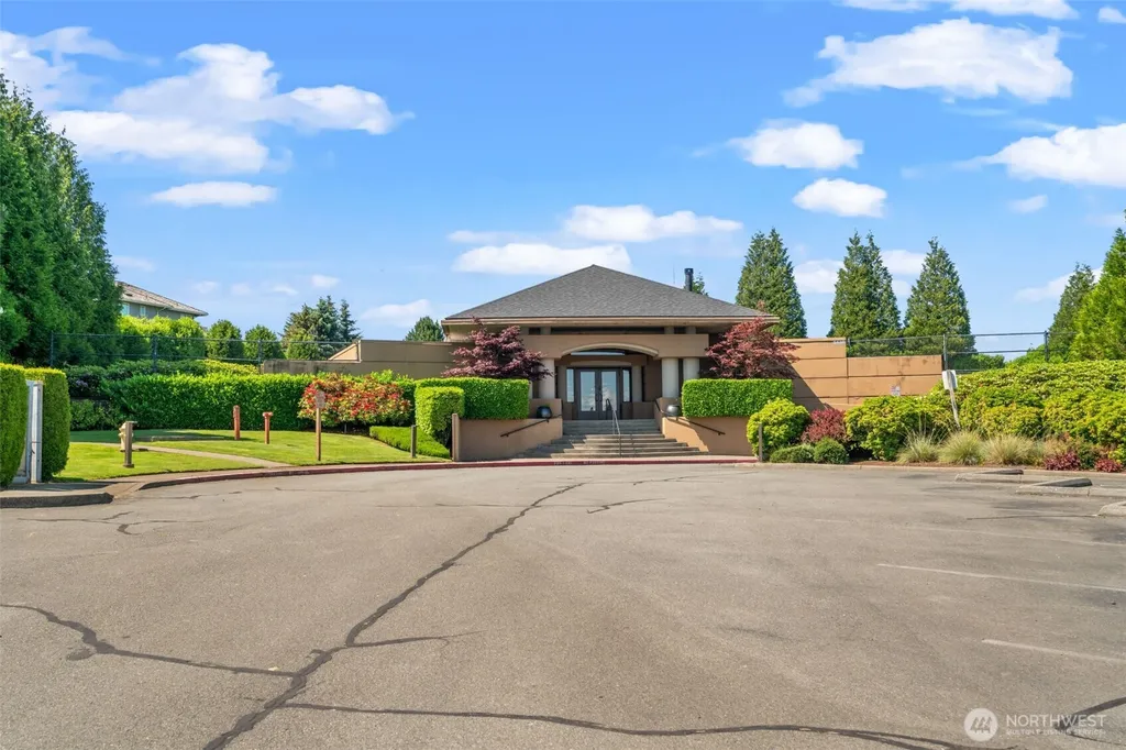 15423 SE 58th Street Bellevue WA 98006