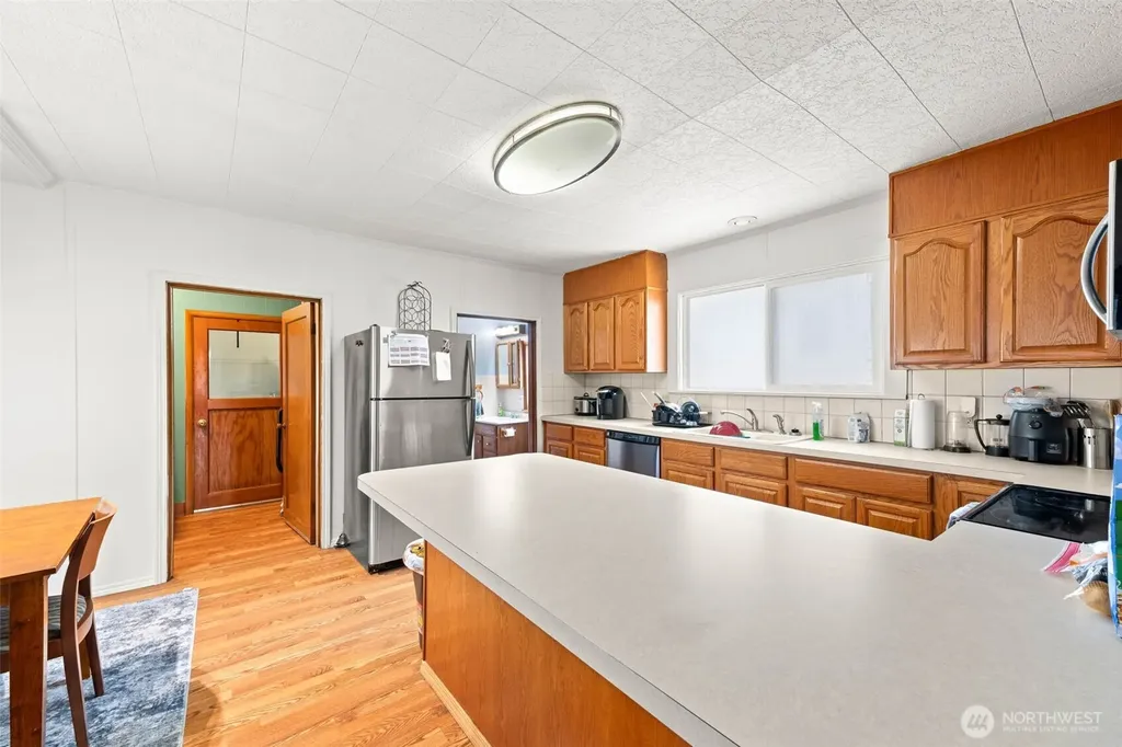 706 6th Street Hoquiam WA 98550