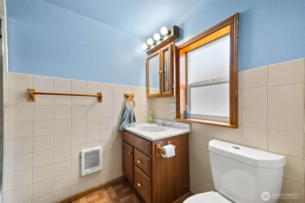 706 6th Street Hoquiam WA 98550
