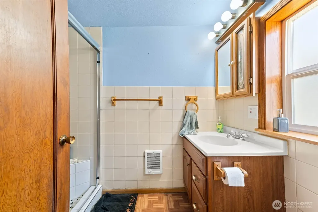706 6th Street Hoquiam WA 98550