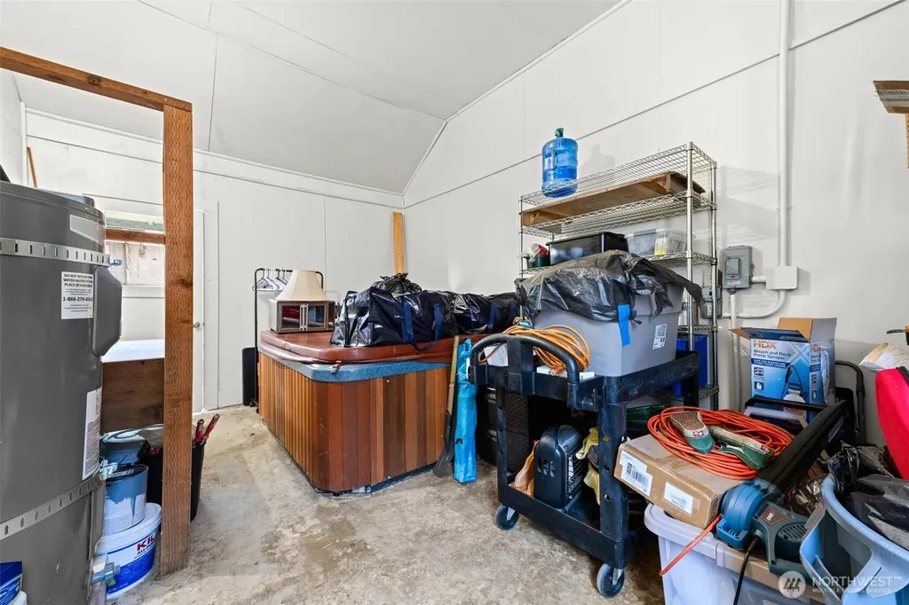 706 6th Street Hoquiam WA 98550