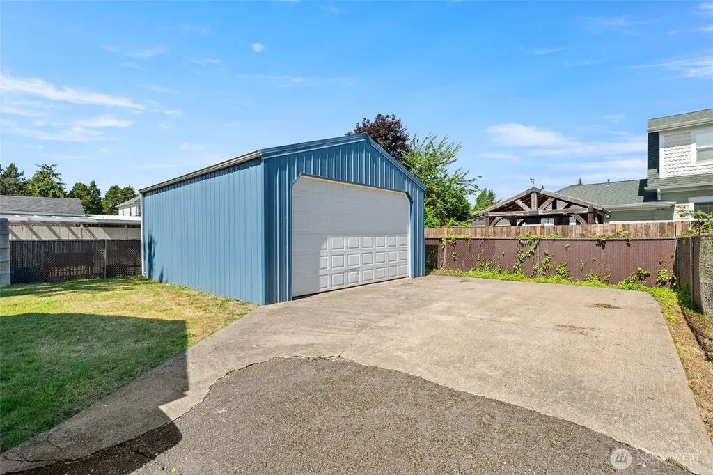 706 6th Street Hoquiam WA 98550