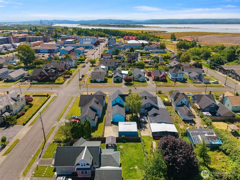706 6th Street Hoquiam WA 98550